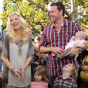 Tori Spelling, Stella McDermott, Dean McDermott, Liam McDermott, Hattie McDermott Tori Spelling, Stella McDermott, Dean McDermott, Liam McDermott, Hattie McDermott